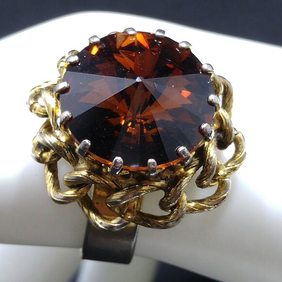 Topaz Rivoli Glass Rhinestone Ring, US Size 6, 1960s Vintage Jewelry - Picture 1 of 10